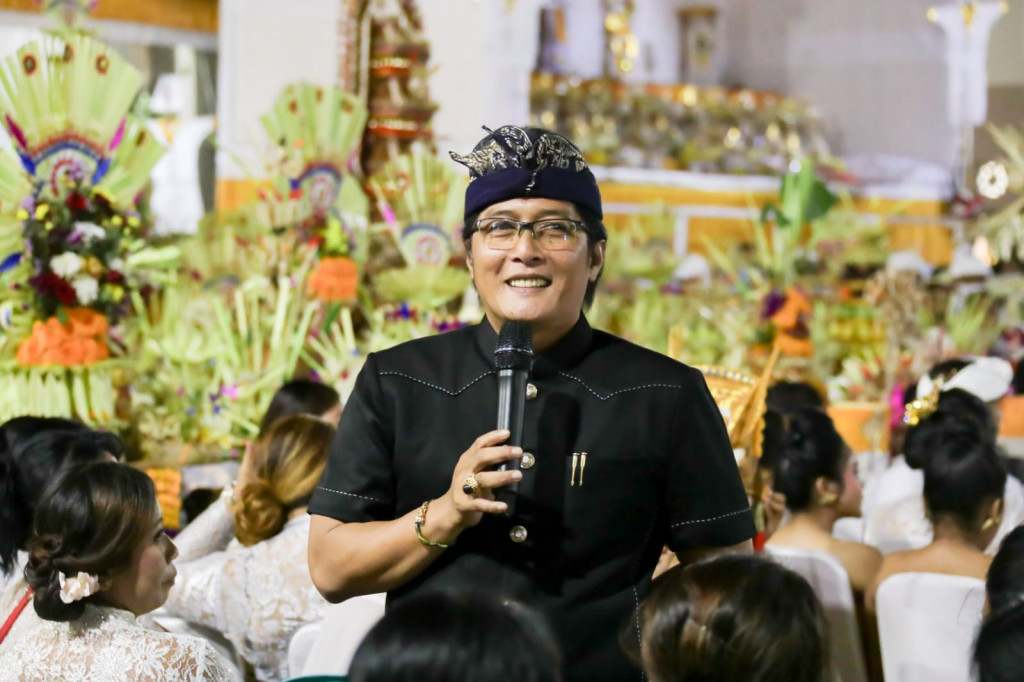 Bupati Giri Prasta dan Sekda Adi Arnawa Hadiri Karya Pitra Yadnya Desa Adat Pecatu